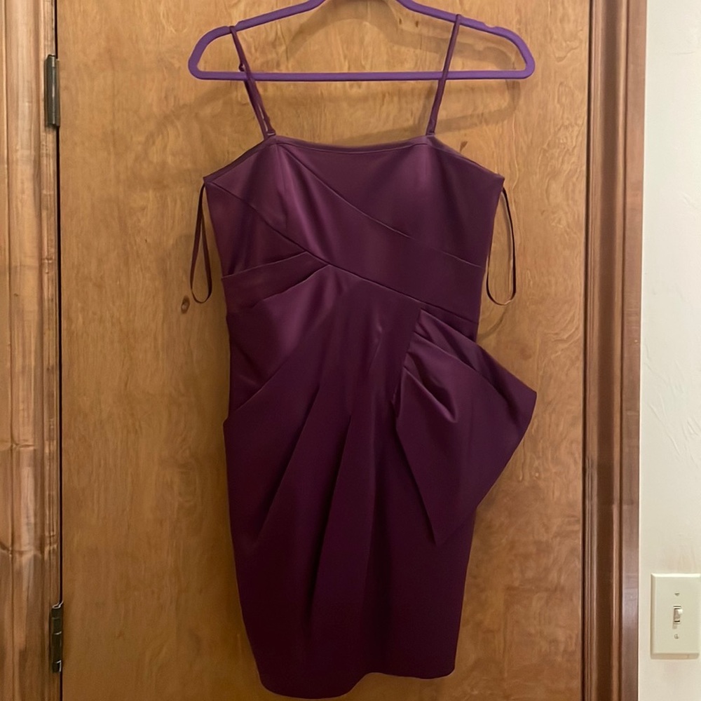 Satin cocktail dress with pockets